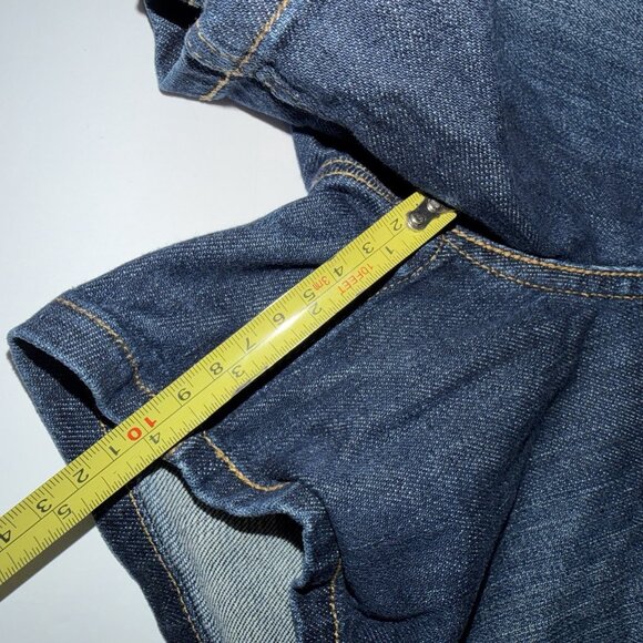 Levis Denim Shorts Women’s Dark Wash Size 30 Button Front Mid Length 5 Pocket - Picture 5 of 11